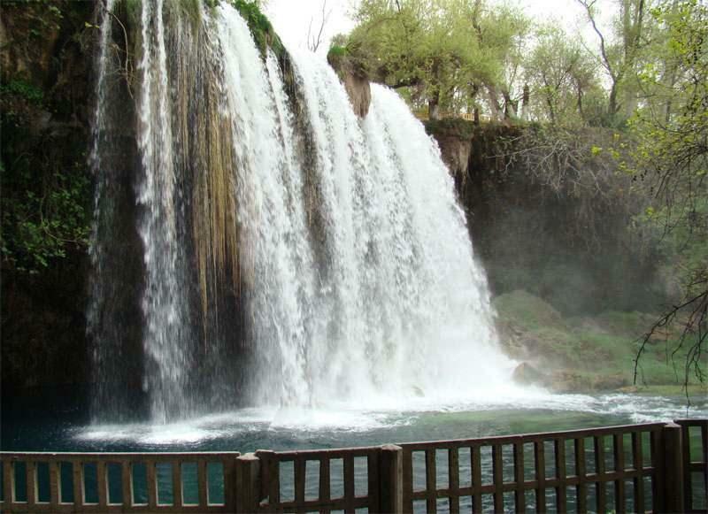 Сцени от водопадите Дуден