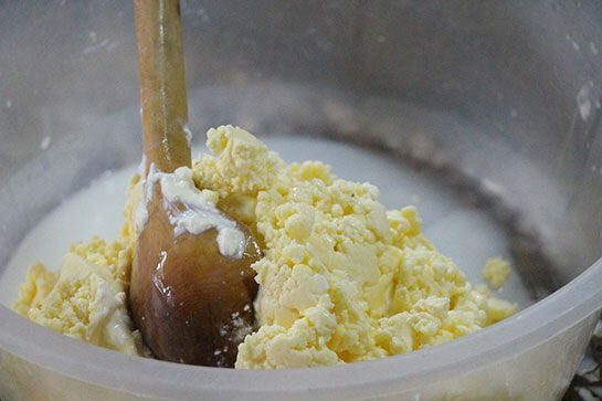 Как да си направим масло от сурово мляко у дома? Най-лесното приготвяне на масло