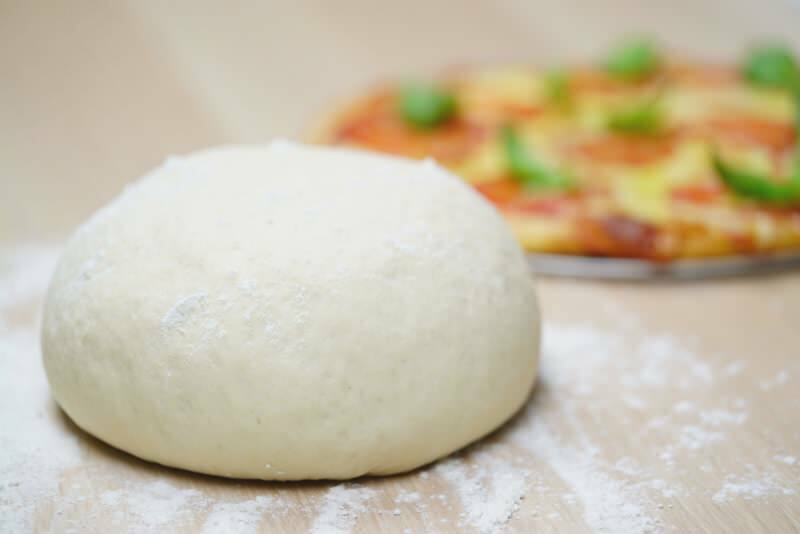 Как се прави тестото за пица? Трикът за приготвяне на оригинално тесто за пица