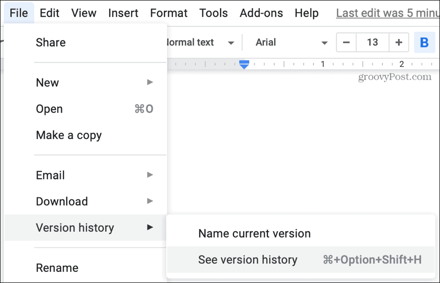 Вижте История на версиите в Google Docs