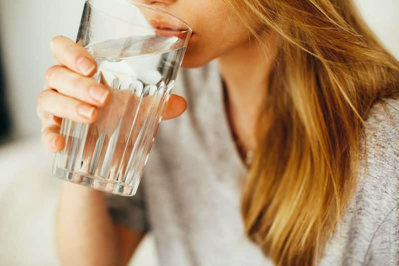 Дали питейната вода ще ви накара да отслабнете? Кога да пием вода? Отслабване с вода