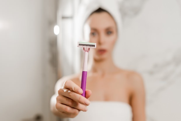 Как се използва самобръсначка? Бръсначката увеличава косъмчетата? Коя е най-добрата бръснач за жени?