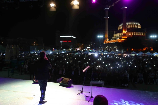 Босненският артист Зейд Чото и Ешреф Зия Терзи изнесоха концерт в Байчалар 