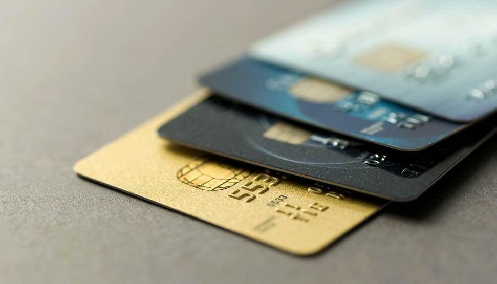 Отсрочване на задължения по кредитни карти