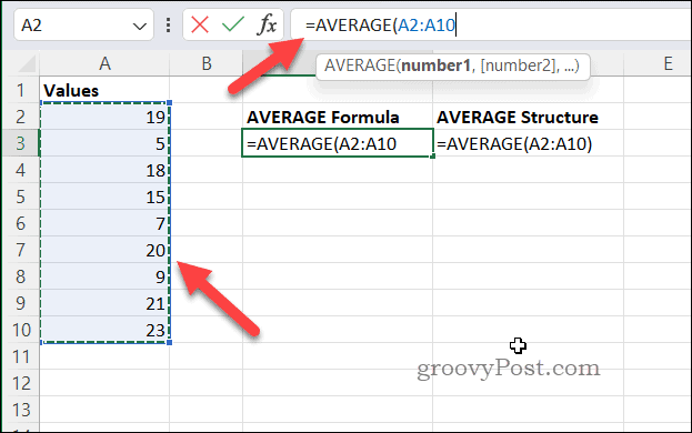 Създаване на формула с помощта на AVERAGE в Excel