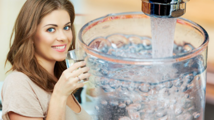Дали пиенето на твърде много вода ще отслабне? Вредно ли е да пиете вода през нощта?