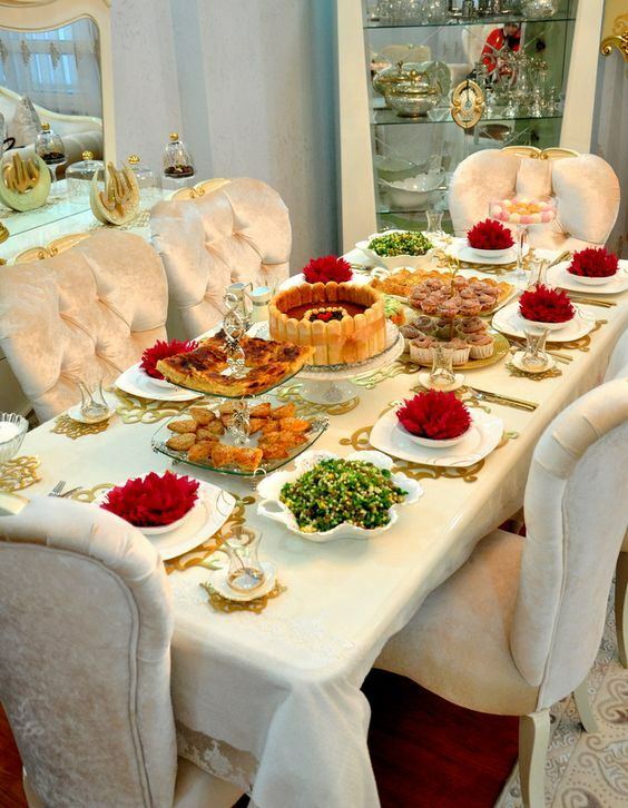 Предложения за декорация на итарски маси