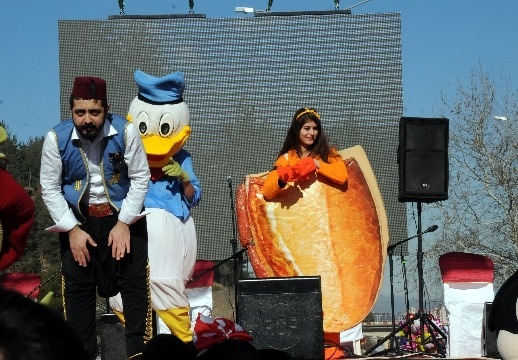 Фестивалът на традиционния хляб на колбаси Кадирли 