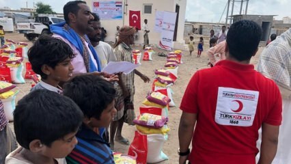 Хранителна помощ за имигранти в Йемен от турския червен полумесец