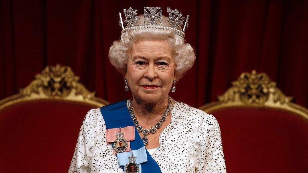 Английската кралица II. Елизабет