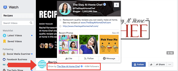 Това е екранна снимка на страницата за показване на Рецепти във Facebook Watch. Кредитът за шоуто „Останете у дома“ е подчертан с яркочервена стрелка и червена кутия. Изскачащ прозорец с подробности за главния готвач на „Остани у дома“ обхваща снимката на корицата на „Рецепти във Facebook Watch“. Рейчъл Фарнсуърт ръководи както страницата във Facebook, така и шоуто на Facebook Watch.