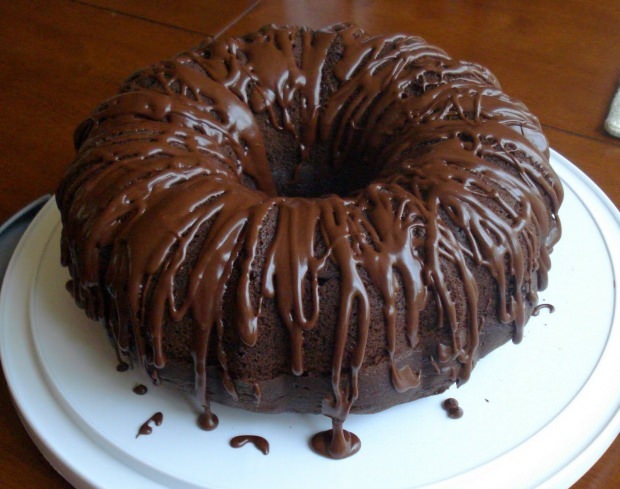 Най-лесната рецепта за шоколадова торта! Как да си направим шоколадова торта? Шоколадова торта с по-малко топинг