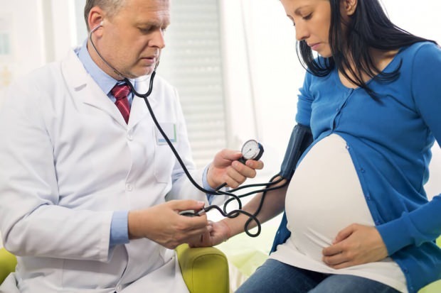 симптоми на високо кръвно налягане по време на бременност
