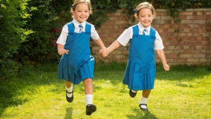 Трябва ли сестрите близнаци да учат в един и същи клас? Образование на братя близнаци