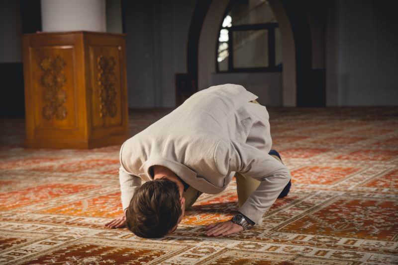 Какво е камат, как мога да го внеса в молитва? Камет молитва в арабски произношение