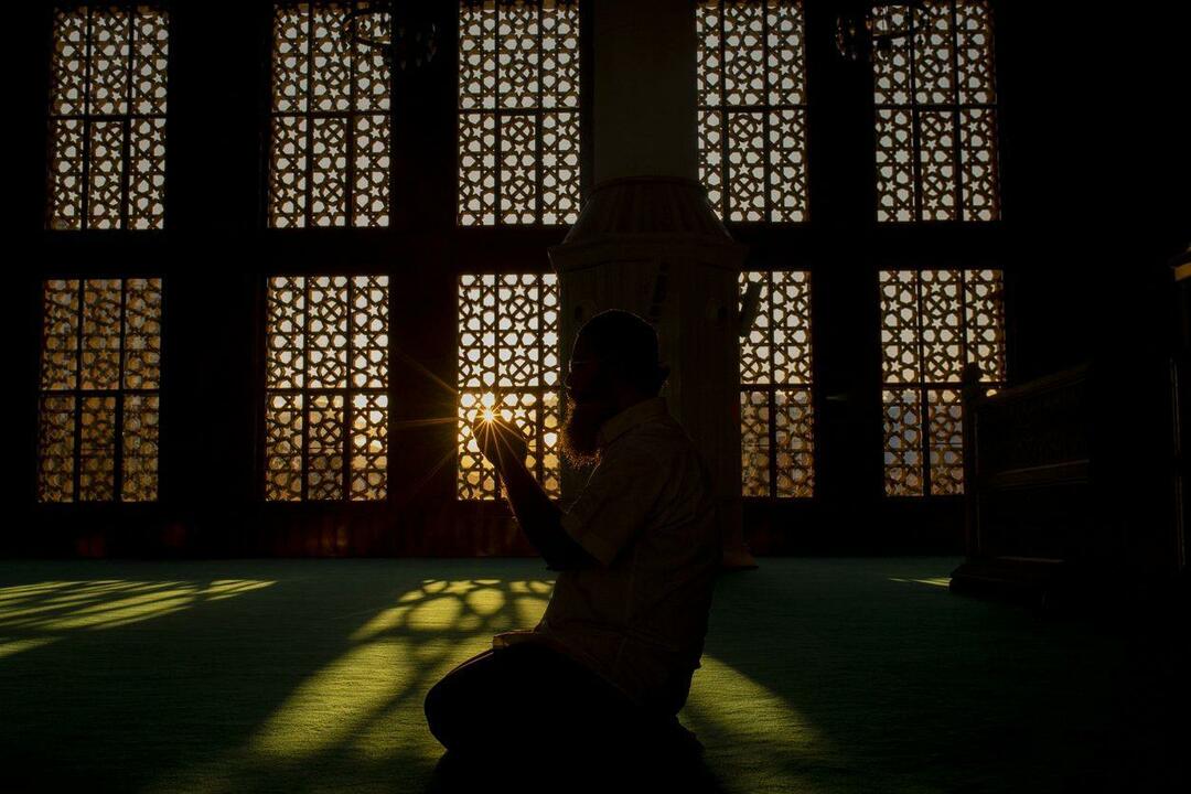 Възможно ли е да се молим на тъмно? Позволено ли е да се молим на неосветено място?