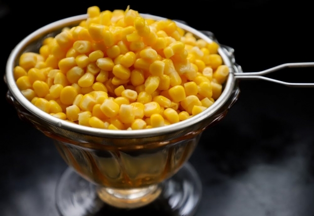 Как да направите царевица в чаши у дома? Какъв е трикът?