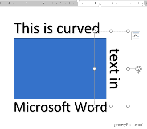 Добавяне на текст на WordArt около квадратна форма в Word