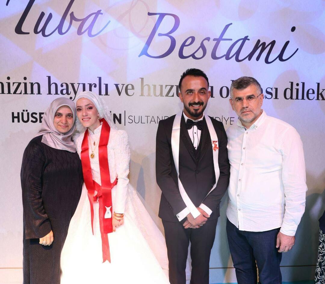 Двойката оцеляла от земетресението, чиято сватбена рокля е шита от Емине Ердоган, влезе в световната къща!