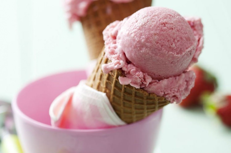 Как да почистите петна от сладолед?