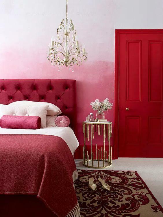 Червена и розова декорация на спалня