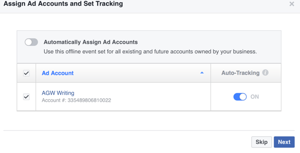 Facebook може автоматично да присвоява рекламни акаунти на вашето офлайн събитие или можете да ги зададете сами ръчно.