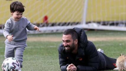 Гост-изненада на тренировките в Галатасарай! Арда Туран със сина си Хамза Арда Туран ...